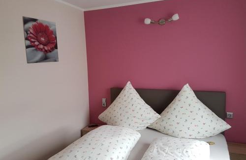 Mittenaar House | Gasthaus Decker