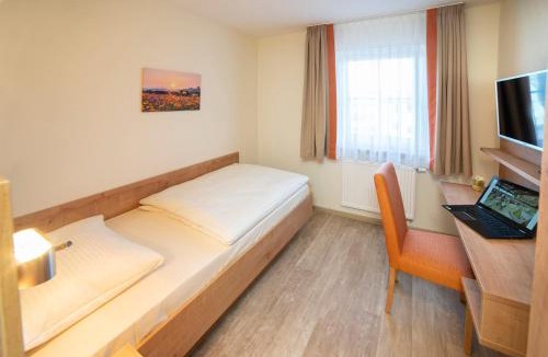 Gollhofen Hotel | Gasthaus zum Stern