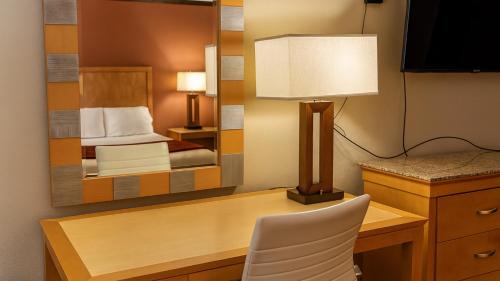 Baton Rouge Apartment | Gated 2 Double Bed Studio with Full Kitchen 108