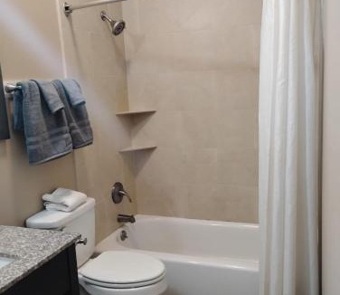 Baton Rouge Apartment | Gated - 2 Double Bed Studio with Full Kitchen 114