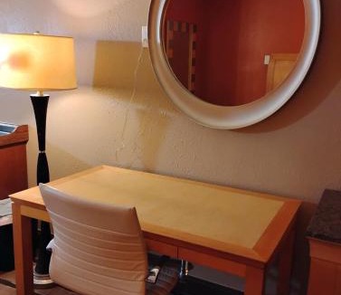 Baton Rouge Apartment | Gated - 2 Double Bed Studio with Full Kitchen 114