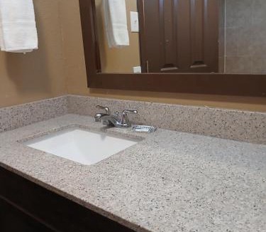 Baton Rouge Apartment | Gated - 2 Double Beds 1 Bath with Full Kitchen 120