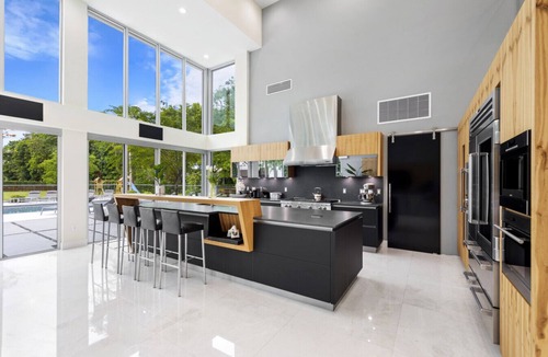 Southwest Ranches Villa | Gated 9BR Estate for 20 w/Private Pool, Jacuzzi, Theater & Guest House! Pet-Friendly!