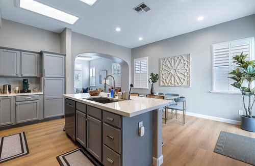 Clovis House | Gated Clovis retreat - 4 bedroom- Workspace, close to eats and shops