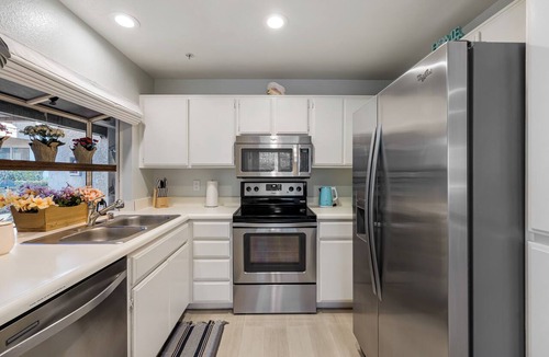 Monarch Beach Condo | Gated Coastal Condo Pool + Hot Tubs Access Walk to Beach | Seabreeze Retreat