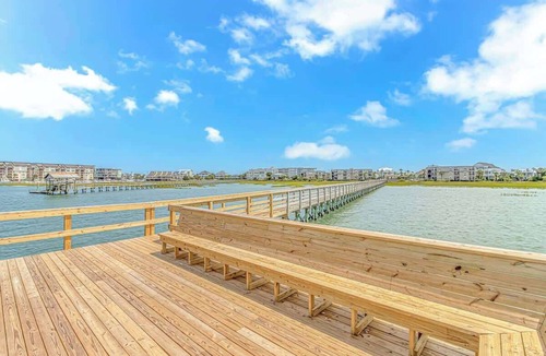 Gulf Stream Estates Condo | Gated, Dock & Beach Access, Fast Wi-Fi