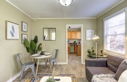 Midtown Apartment | Gated Memphis Stay | Steps from Overton & Dining