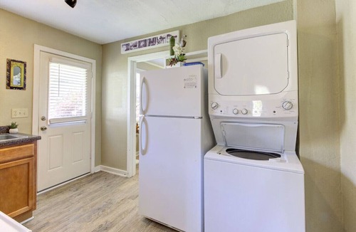 Midtown Apartment | Gated Memphis Stay | Steps from Overton & Dining