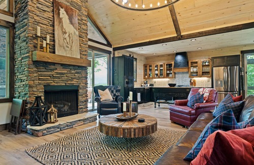 Cherry Log Cabin | Gated mountaintop retreat with expansive outdoor living, game tables, & hot tub