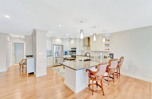 Burnt Store Marina Condo | Gated Riverfront Condo w/Snowbird Appeal – 30-Day Stay Required