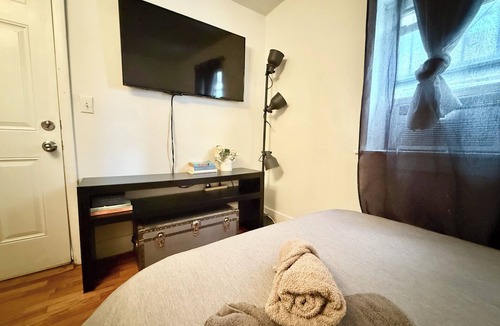 Williamsburg Apartment | Gated Studio in Williamsburg Artsy District
