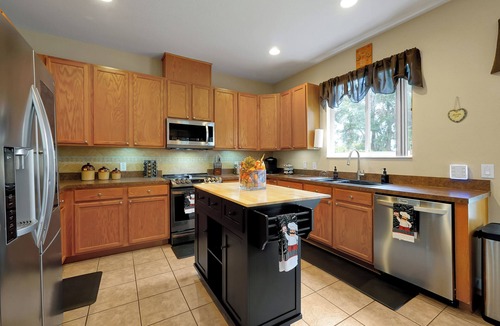 Plymouth House | Gated Summit Escape: Relax & Recharge 4BR w/Pool, Theater & Office in Apopka
