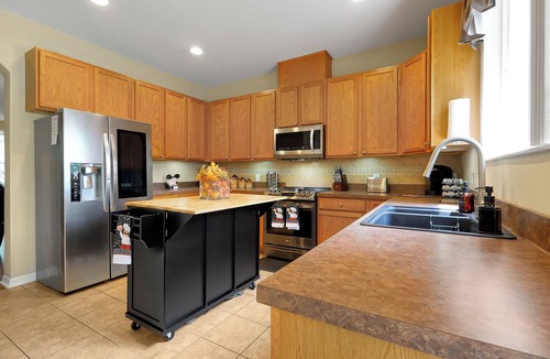 Plymouth House | Gated Summit Escape: Relax & Recharge 4BR w/Pool, Theater & Office in Apopka