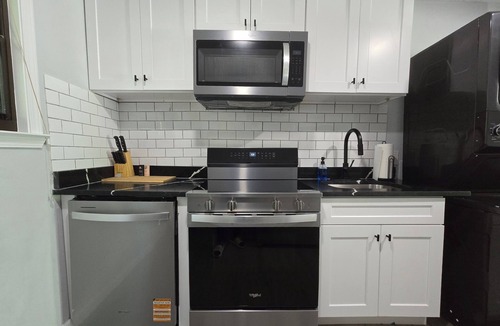 Forest Park Apartment | Gateway City Getaway