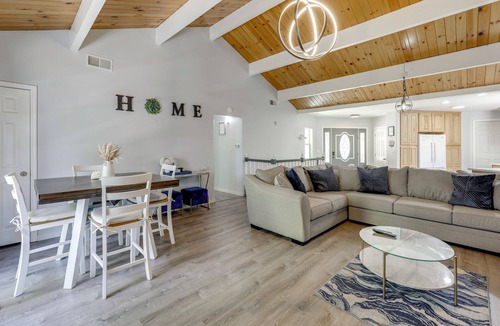 Running Springs House | Gateway to Big Bear! High-Country Home w/Deck