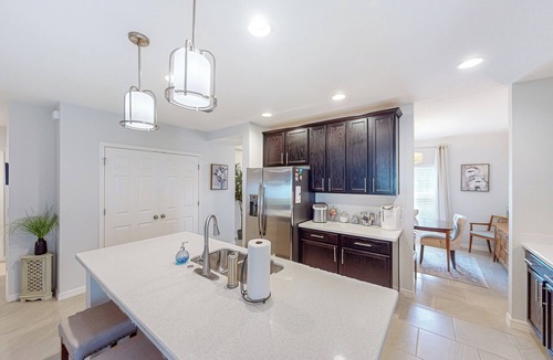 Groveland House | Gateway to Orlando Theme Parks! Dog-Friendly Haven