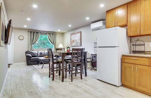 Martha Lake Apartment | Gateway to Seattle Area! Apt Great for Commuters