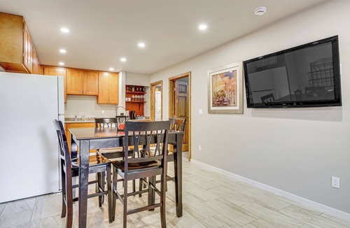 Martha Lake Apartment | Gateway to Seattle Area! Apt Great for Commuters
