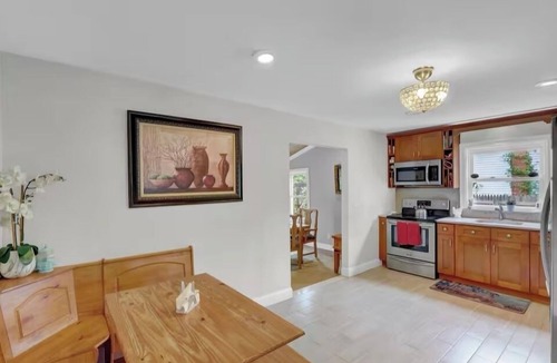 Mastic Beach House | Gateway to the Hamptons in Mastic Beach Entire home in Mastic Beach, New York.