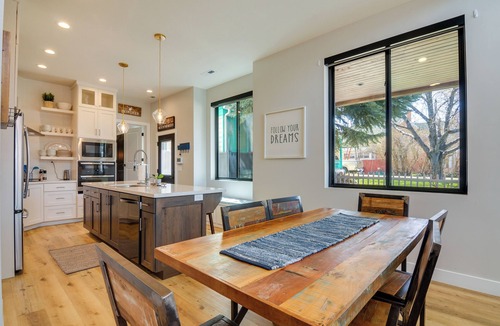 Parowan Cottage | Gateway to Zion! Modern Home in Historic Parowan