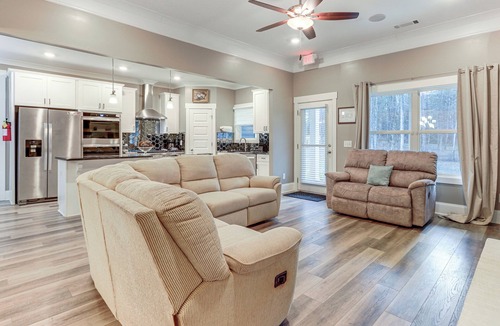 Locust Grove House | Gather, Play & Unwind! Modern Locust Grove Home