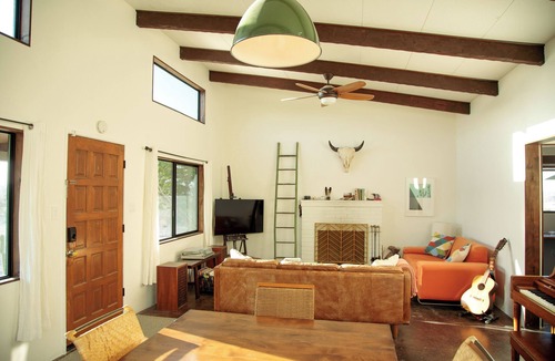 Panorama Heights House | Gather 'Round Ranch 1958 Refined Artist Ranch Piano, walk to Más O Menos