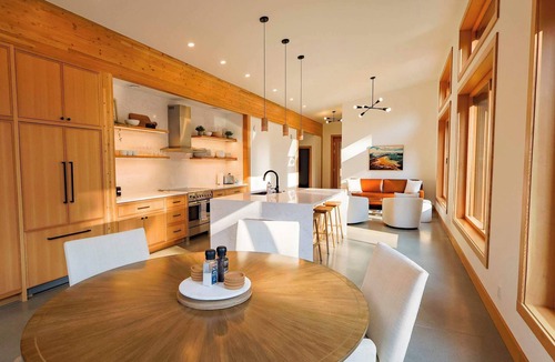 Mazama House | Gathering Pines – Trailside Modern 3BR in Mazama