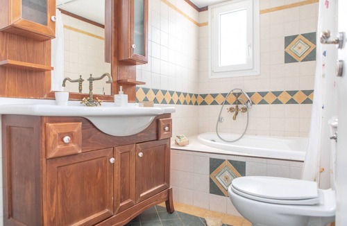 Old Town Naxos House | gatis house, naxos town center,suitable for families, groups, spaceus and cozy!