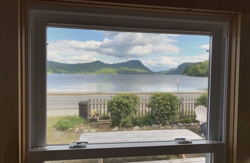 Orleans Cabin | Gebhardt Getaway - Charming LAKEFRONT Cottage on Lake Willoughby