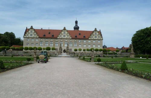 Igersheim Apartment | Gemütliche Ferienwohnung (70qm) mit Parkplatz und Supermarkt vor Ort