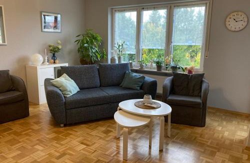 Uettingen Apartment | Gemütliche Ferienwohnung im Aalbachtal - Uettingen bei Würzburg - Parkplatz und Wallbox