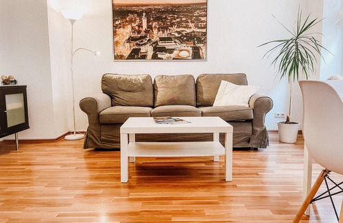 Lindenau Apartment | Gemütliche FeWo mit Balkon & WIFI