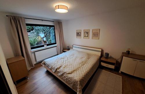 Sundern Apartment | Gemütliche Fewo "Schellings Ruhe"
