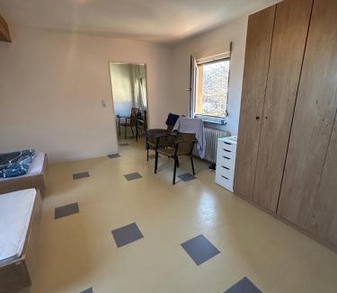 Kelkheim Apartment | Gemütliche Monteurswohnung in Kelkheim für 4 bis 9 Personen