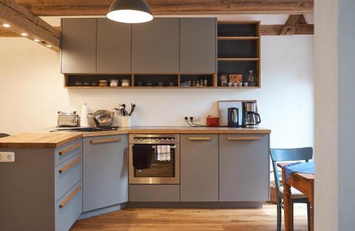 Sterley Apartment | Gemütliche Premium Öko Ferienwohnung in Resthof, super ausgestattet, keine Handwerker und Monteure