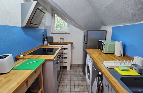 Bad Wilhelmshoehe Apartment | Gemütliche und neu Eingerichtete Dachgeschosswohnung in Bad Wilhelmshöhe