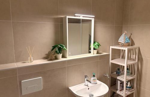 Bad Herrenalb Apartment | Gemütliche Wohnung mit TV, Balkon und Küche
