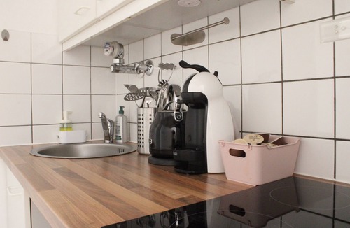 Am Westbad Apartment | Gemütliche Wohnung mit Küche & WLAN nahe Tram/SBahn