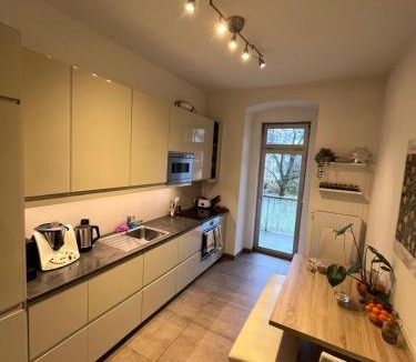 Oberstadt House | Gemütliches Privatzimmer mit französischem Doppelbett an der Universitätsklinik Mainz
