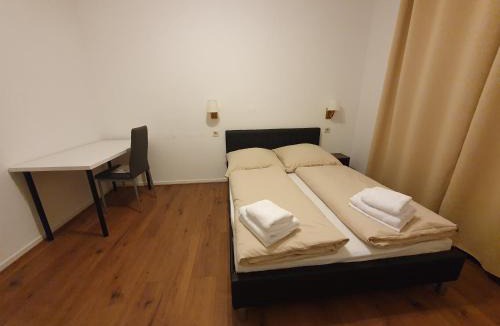 Oberstadt House | Gemütliches Privatzimmer mit französischem Doppelbett an der Universitätsklinik Mainz