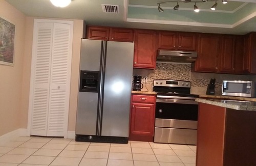 Cape Coral Ski Chalet | Gem Spacious House Hidden in a Unique Neighborhood