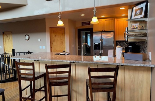 Valley of the Sun Cabin | Gemini Mountain Getaway- Mountain Views, Fireplace, Close to Trailhead