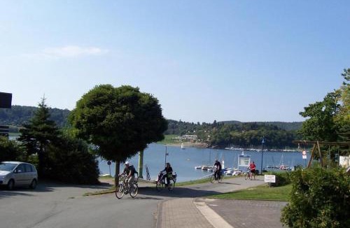 Scheid House | Gemutliche 93m2Fewo mit 2 Schlafzimmern und seitlichem Seeblick vom Balkon