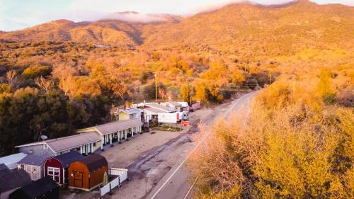 Dunlap Hotel | Genas's Sierra Inn & Restaurant