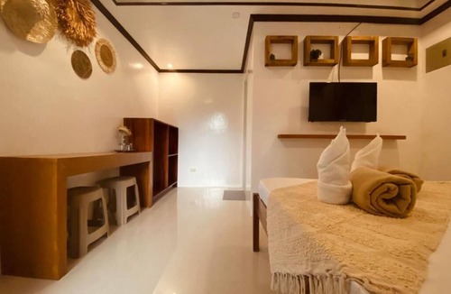 General Luna Hostel | General's Hideout Siargao