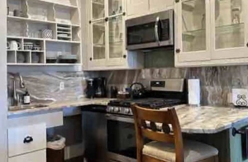 Ferdinand Apartment | General Store Giant Loft - One Bedroom