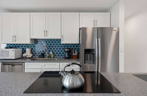 Rosendal Condo | GENERATOR! 5 mins to Magens + 15 mins to STJ ferry