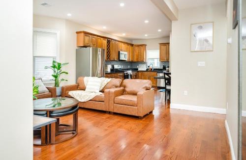 Milton Apartment | Generous 6BR Milton Getaway - Pet-Friendly Near I-93 & Blue Hills 172