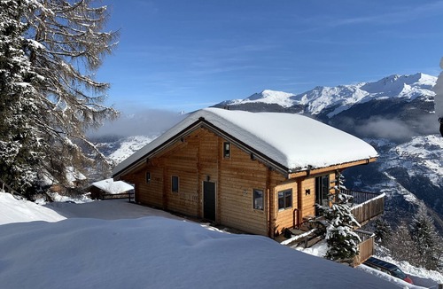 Vex Ski Chalet | Generous accommodation in this superior family chalet with panoramic views