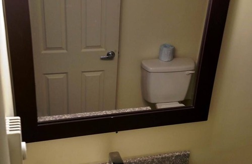 Cinnaminson Hotel | Genes Motel